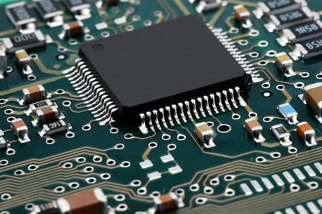 收購賽靈思現(xiàn)場可編程門陣列、意法半導(dǎo)體微控制器 MCU、德州儀器時鐘發(fā)生器