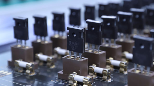 供應(yīng)SiC（碳化硅）功率器件：SiC 肖特基二極管、SiC MOSFET、SiC 功率模塊