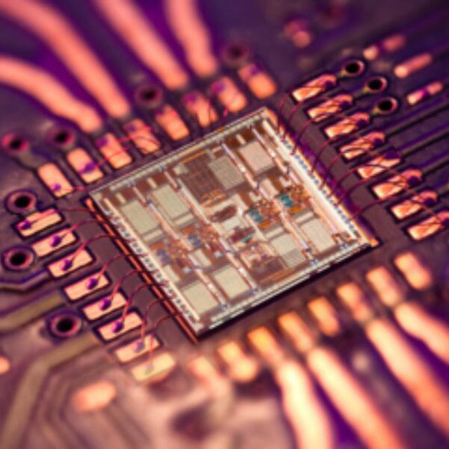 供應(yīng)，回收 [Broadcom] AFSI-R74C4SB 56Gb/s 4 通道線性 TIA（跨阻抗放大器）IC