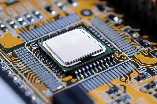 供應(yīng) AMD EPYC? 處理器：EPYC 9005 系列、EPYC 7003 系列、EPYC 4004 系列