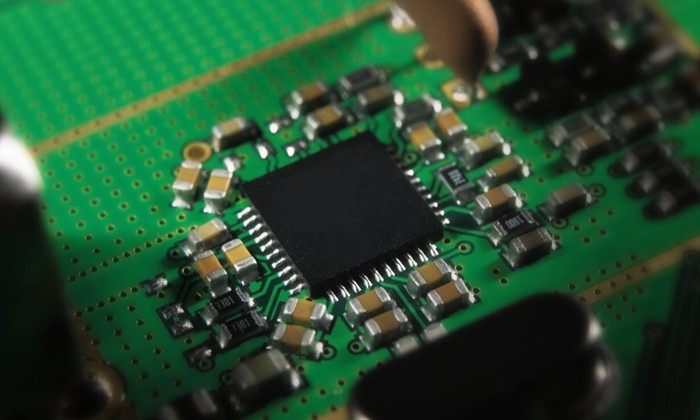 收購 Toshiba 線性IC:，包括運算放大器、比較器、晶體管陣列和功率放大器IC。